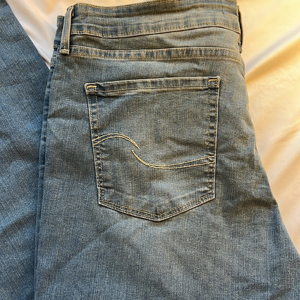 NWT Levi Strauss Signature Totally Shaping Straight Denim Jeans - Picture 6 of 6